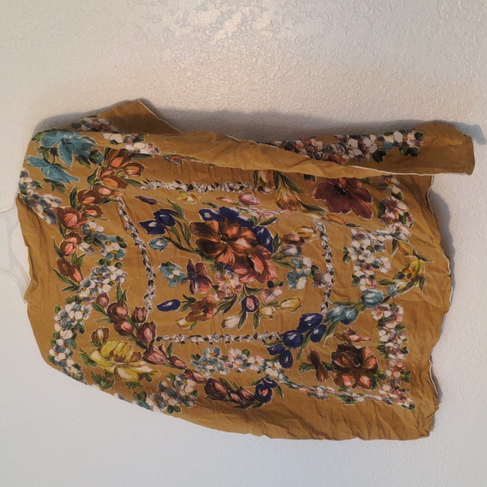 Floral print 33x33 stretched scarf bandana